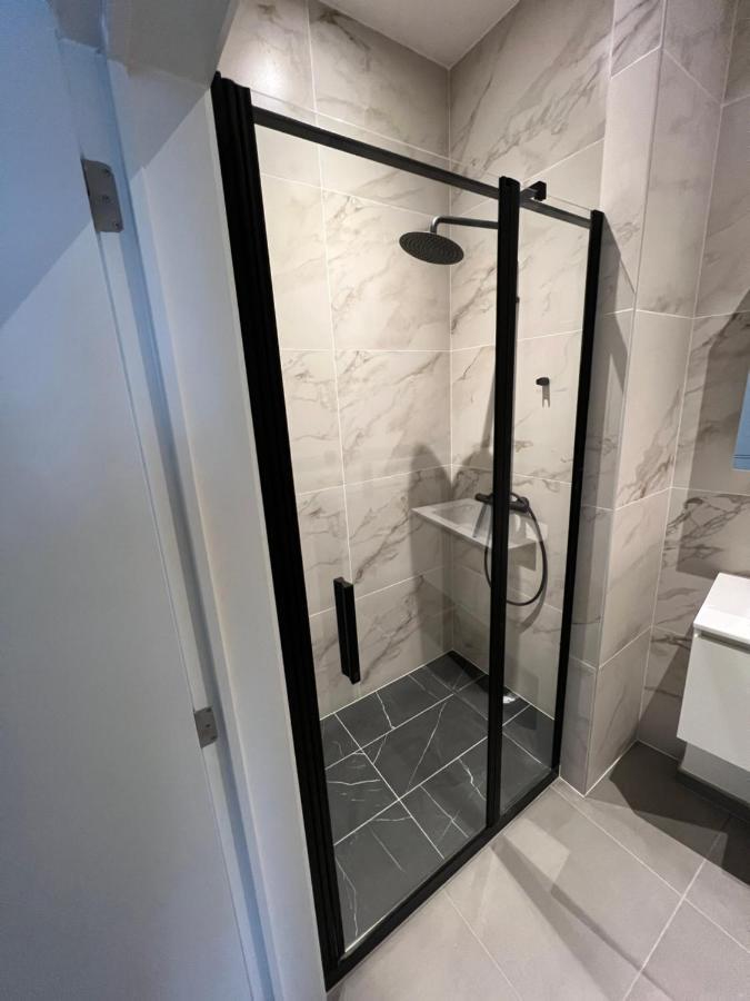 Luxury Brand New Apartment Брюссель Экстерьер фото